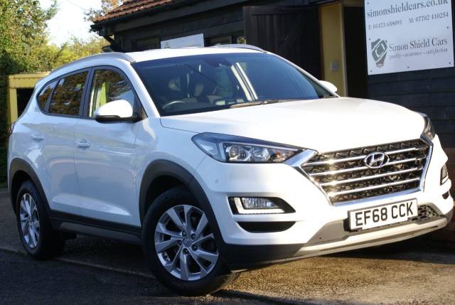 Hyundai Tucson 2.0 CRDi SE Nav Bluedrive Estate Diesel White