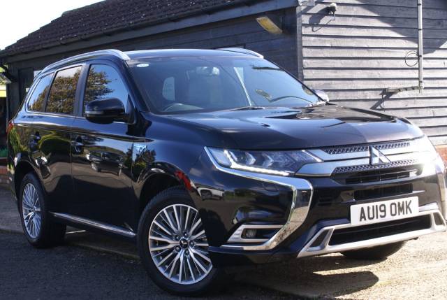 Mitsubishi Outlander 2.4 PHEV 4h 5dr Auto Estate Petrol / Electric Hybrid Black Metallic