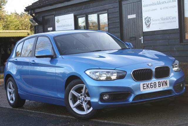BMW 1 Series 118i [1.5] SE 5dr [Nav/Servotronic] Hatchback Petrol Seaside Blue Metallic