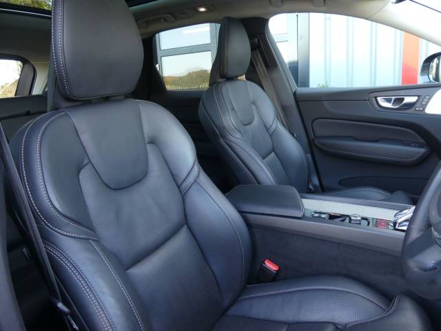 2024 Volvo XC60 2.0 B5P Ultra Dark 5dr AWD Geartronic