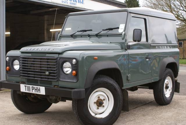 2014 Land Rover Defender 90 Hard Top TDCi [2.2]