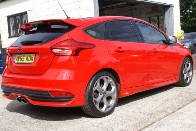 2015 Ford Focus 2.0T EcoBoost ST-2 5dr