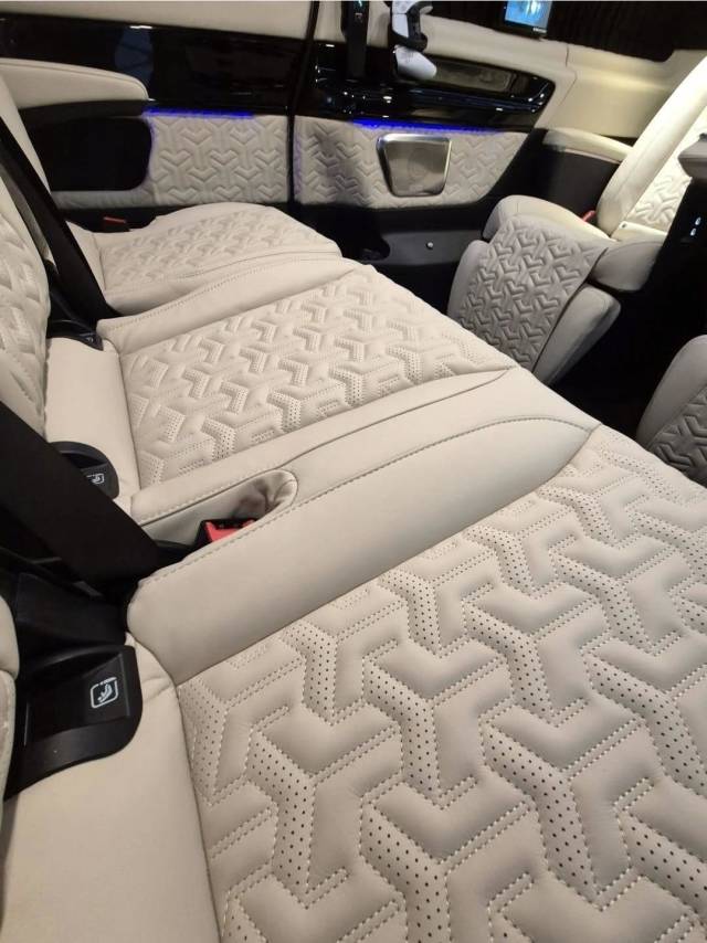 2025 Mercedes-Benz V Class 2.0 V220 d Premium 5dr 9G-Tronic [Extra Long/7 Seats]