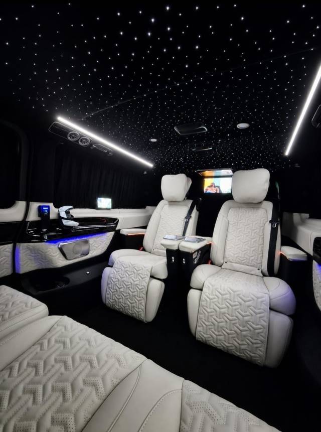 2025 Mercedes-Benz V Class 2.0 V220d Premium G-Tronic+ Euro 6 (s/s) 5dr (7 Seat, Extra Long)