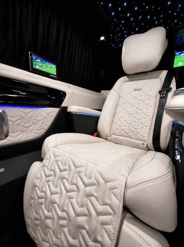 2025 Mercedes-Benz V Class 2.0 V220d Premium G-Tronic+ Euro 6 (s/s) 5dr (7 Seat, Extra Long)