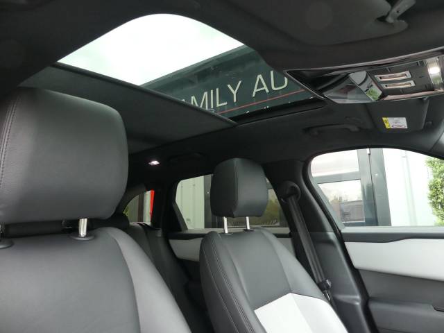 2023 Land Rover Range Rover Velar 2.0 D200 MHEV Dynamic SE 5dr Auto