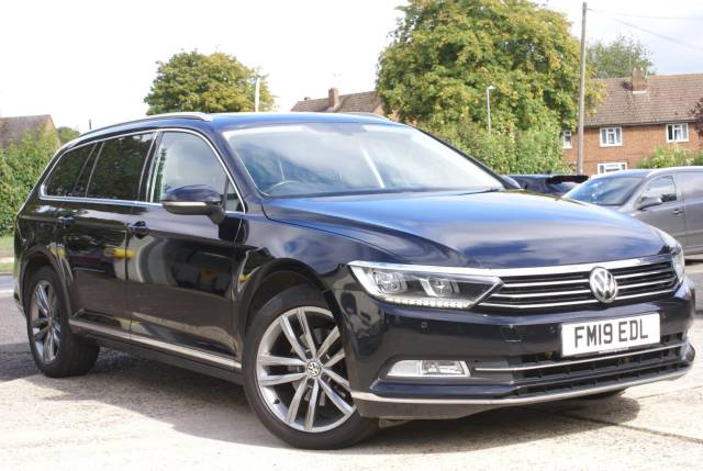 Volkswagen Passat 2.0 TDI GT 5dr DSG [Panoramic Roof] [7 Speed] Estate Diesel Deep Black Pearl Metallic
