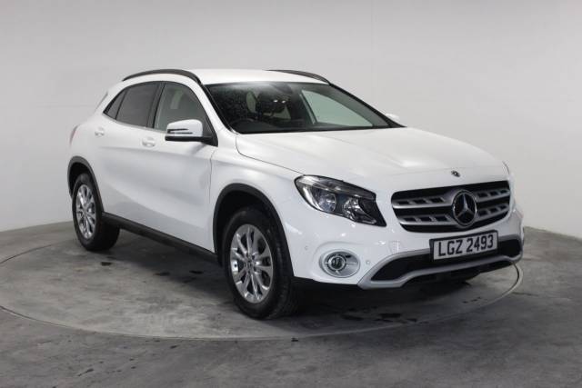 Mercedes-Benz GLA Class 1.6 GLA 200 SE Executive 5dr Estate Petrol White